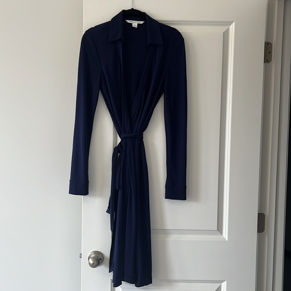 DVF DIANE VON FURSTENBERG Navy Wrap Dress - Picture 5 of 6